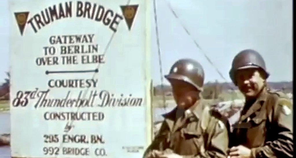 An der Barbyer Fährstelle bauten die Amerikaner Mitte April 1945 eine Pionierbrücke über die Elbe.