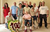 Im Kreise ihrer Familie und Betreuer erlebt die Seniorin Tangermünde diesen besonderen Tag.