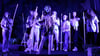 Die Theatergruppe bei der Aufführung ihres Stücks „Lost in Paradise“ mit  Joline Philipp (Mitte) in der Rolle der „Jackie“. 
