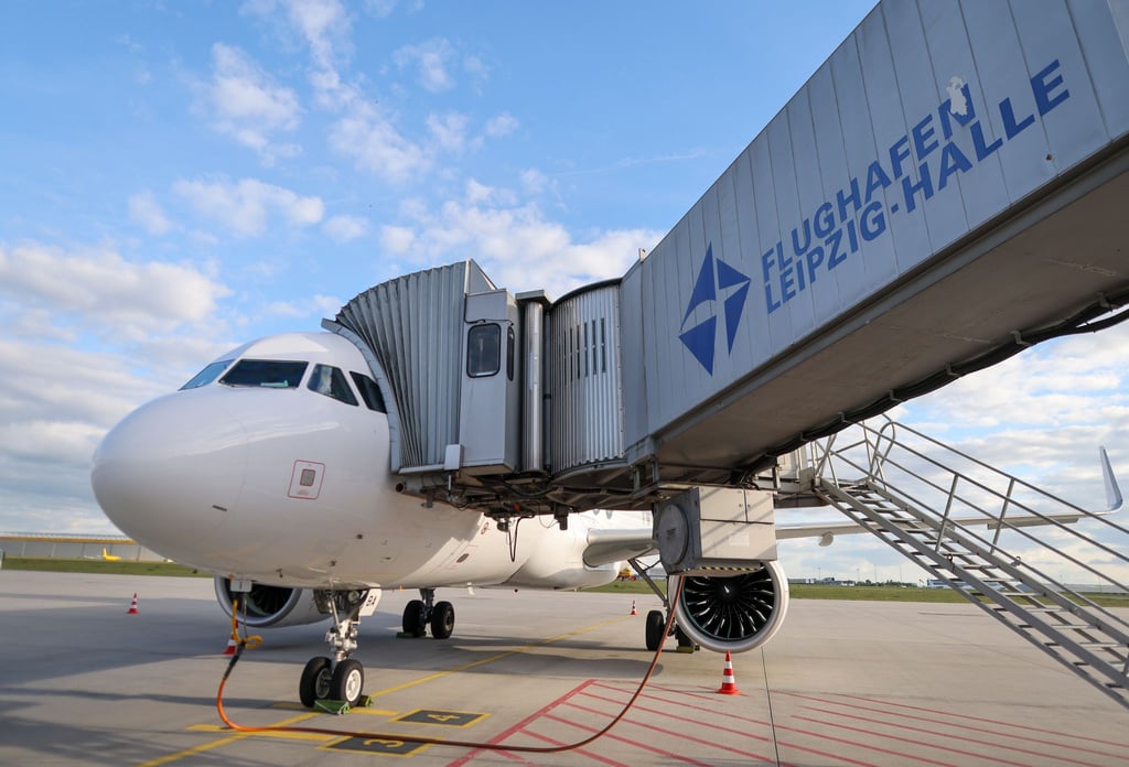 In Sachsen und Sachsen-Anhalt startet die Urlaubssaison mit Hochbetrieb an den Airports (Archivbild)