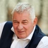 Auf dem Weg in den Urlaub ist es bei Schauspieler Heinz Hoenig zu einem medizinischen Notfall gekommen.