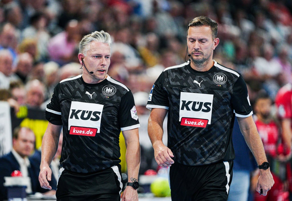 Robert Schulze (l.) und Tobias Tönnies aus Magdeburg sind das beste Schiri-Duo des deutschen Handballs.