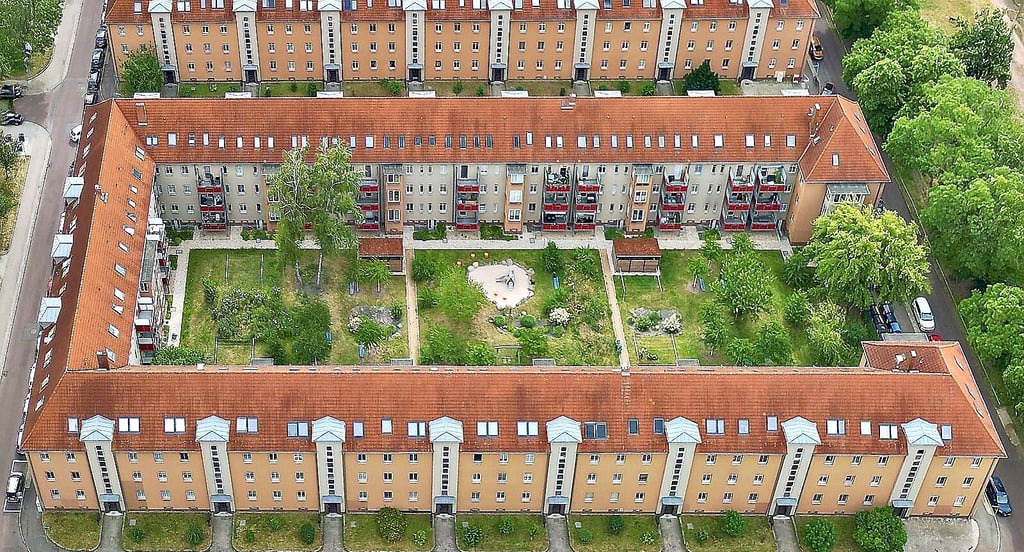 So sehen die begrünten und neu modellierten Innenhöfe im Lutherviertel aus. Die Oasen werden mit Regenwasser versorgt.
