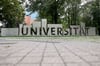 Eingang zur Universität Magdeburg.