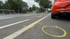Eine Fußgängerin starb bei dem Verkehrsunfall, nachdem sie von einer Straßenbahnhaltestelle gekommen war.