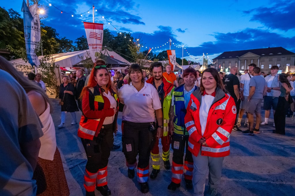Sanitäter-Rundgang: Dank der friedlichen Besucher gab’s wenig zu tun.