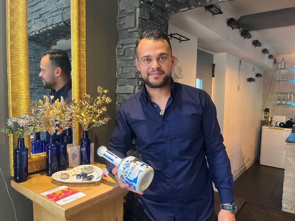 Restaurantinhaber Aymen Slouma hat das Konzept in dem Restaurant umgesetzt. Viele Stammkunden kämen extra für diese Besonderheit in die Gaststätte.