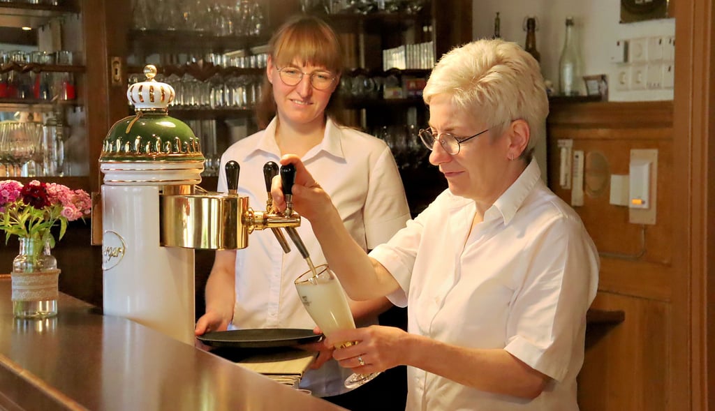 Im Gasthof Zu den Linden in Immekath gibt es ab dem 1. Juli keinen regulären Gaststättenbetrieb mehr. Stefanie Schwerin und ihre Mutter Christel Zeitz haben sich diese Entscheidung nicht leicht gemacht.