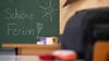 Sachsens Schülerinnen und Schüler erhalten Zeugnisse und gehen in die Sommerferien.