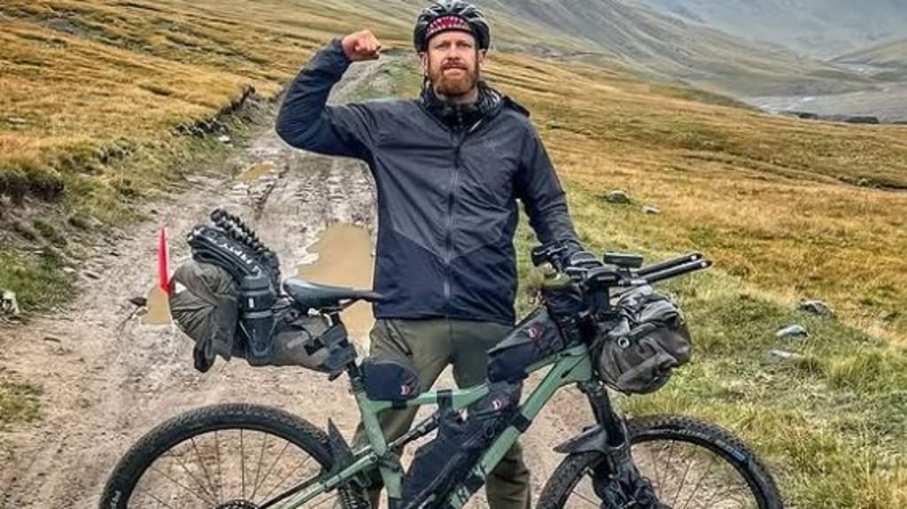 Survival-Youtuber Fritz Meinecke aus Magdeburg hat eine neue Leidenschaft. Jetzt fährt er mit dem Bike durch die Welt.