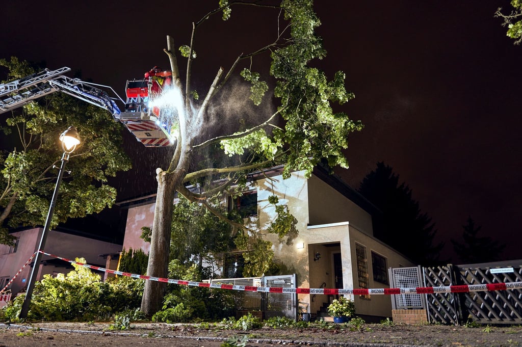 Der Sturm hat zu zahlreichen Schäden in der Hauptstadt geführt.