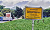Eines der bisherigen Ortsschilder von Sangerhausen. Künftig  soll darauf auch „Berg- und Rosenstadt“ stehen