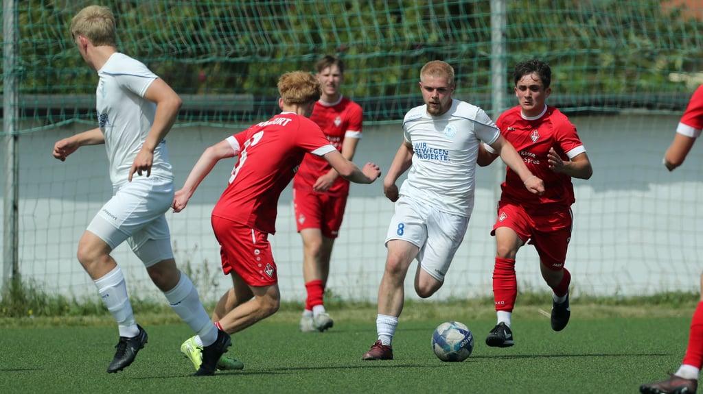 Lukas Radomski (am Ball) und die Fortuna benötigen ein Wunder.