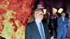 Vor den Feuern der Vergangenheit: Ministerpräsident Reiner Haseloff in der Archäologie-Schau