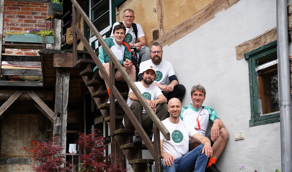 Das Team von "Bike the line" fährt derzeit von Wismar nach Wien, um an das Kriegsende vor 80 Jahre zu erinnern.