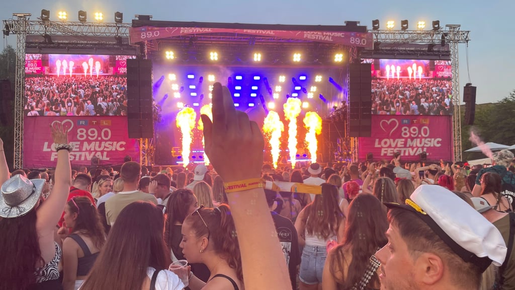 Bereits zum zehnten Mal fand das Love Music Festival im Elbauenpark in Magdeburg statt. Bei Anwohnern sorgt die Lärmbelästigung für Ärger.