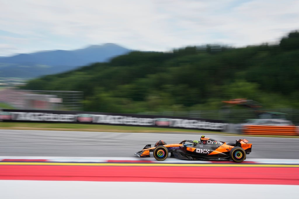 Lando Norris rast der Konkurrenz in Spielberg davon.