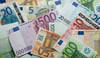 Eine große Menge Bargeld erbeuteten falsche Monteure in Eisleben.