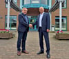 Als Leiter der Wirtschaftsförderung wird Steffen Staake (r.) nun in enger Zusammenarbeit mit Bürgermeister Michael Bedla stehen. 