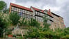 Über den Dächern von Quedlinburg: Der Schlosskrug befindet sich in den Fachwerkhäusern auf dem Stiftsberg. 