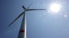 Kommunen sollen in Sachsen-Anhalt künftig von Windkraft- und Solaranlagen profitieren. (Archivbild)
