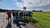 Joyce Hübner wird auf ihrer Deutschlandtour in Sandau herzlich empfangen. Es ist der 25. Marathon von insgesamt 495.