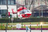 Der schwer verletzte Frau wurde mit einem Hubschrauber von Bobbau aus in eine Spezialklinik geflogen. 