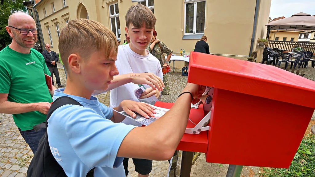 Der neue Sonderstempel ist am Stephanushaus in Aschersleben, in unmittelbarer Nähe zur Stepahnikirche aufgebaut.