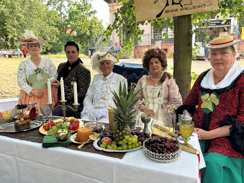 Der Verein "Höfische Gesellschaft" aus Berlin ist von Anfang an bei dem telemann Sommerfest in Magdeburg dabei.