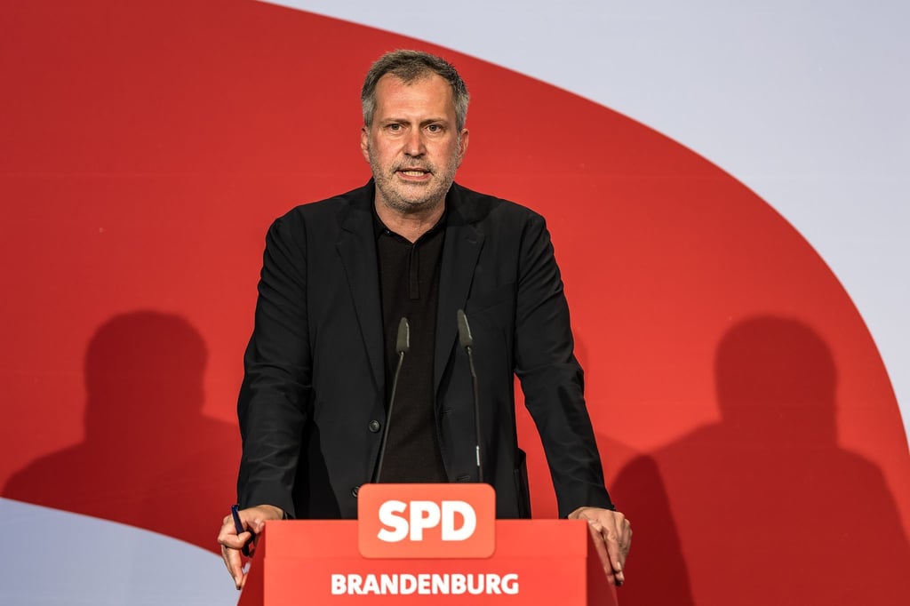 Der Oberbürgermeister von Cottbus, Tobias Schick (SPD), reagiert auf Ermittlungen der Staatsanwaltschaft gegen ihn. (Archivbild)