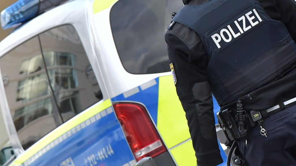 Zollfahnder nahmen auch in Sachsen-Anhalt einen Mann per Haftbefehl fest.