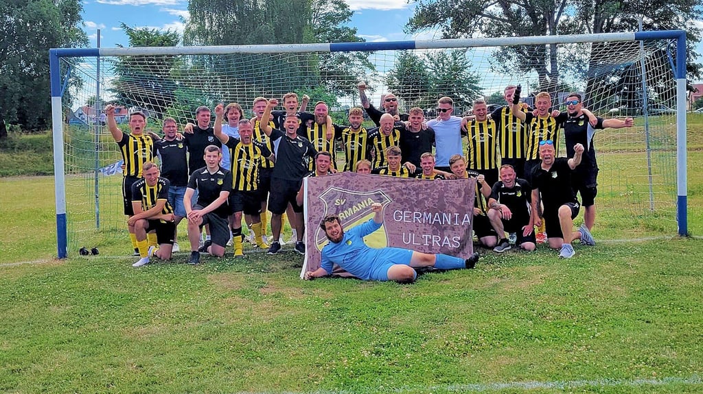Hergisdorf bejubelt den Aufstieg.
