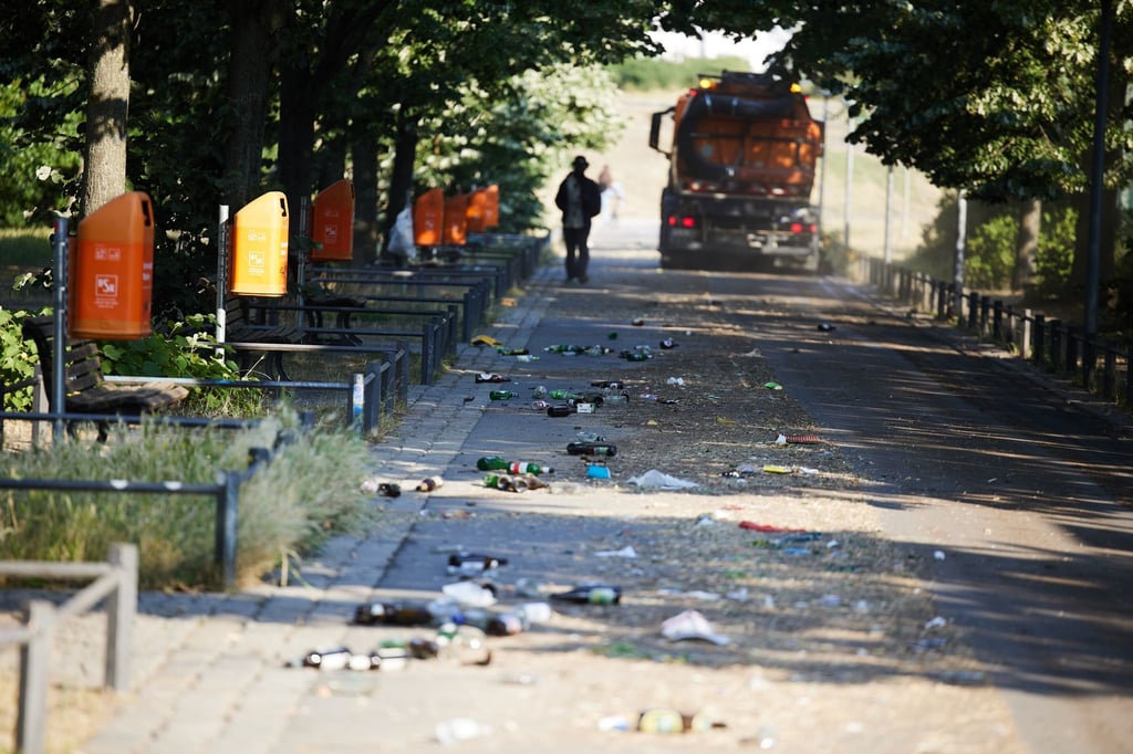 Insbesondere Parks sind in Berlin häufig vermüllt. (Symbolbild)