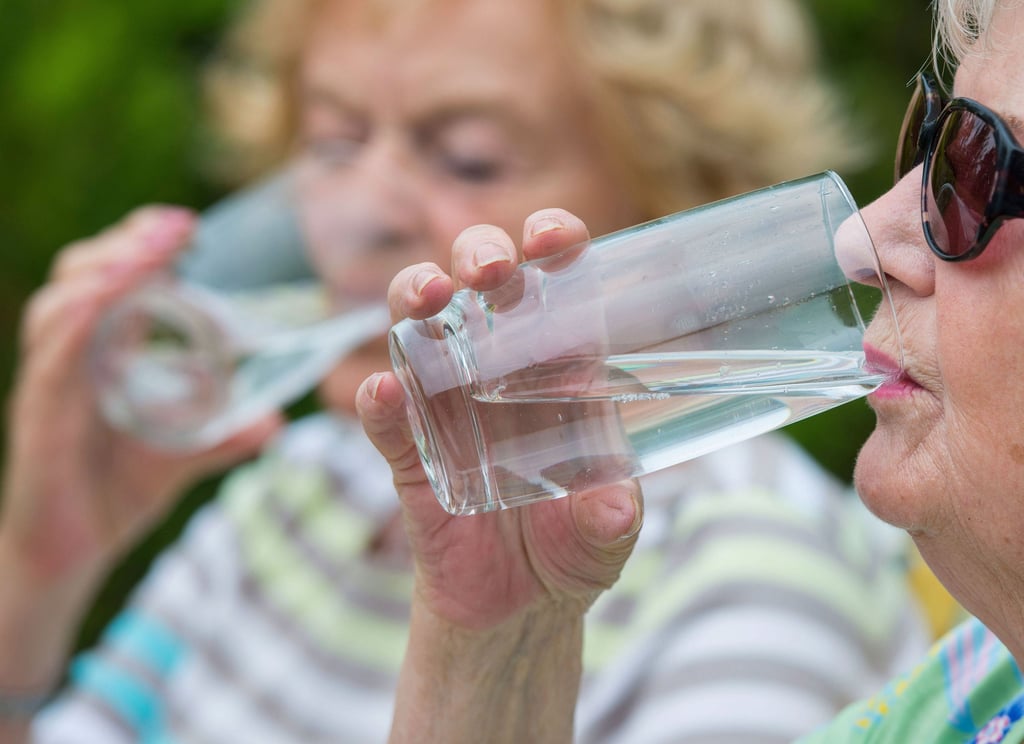 Viel trinken - das ist ohne Zweifel der wichtigste Tipp angesichts der bevorstehenden Hitzetage. In Pflegeeinrichtungen in Schönebeck wird aber auf noch mehr geachtet.