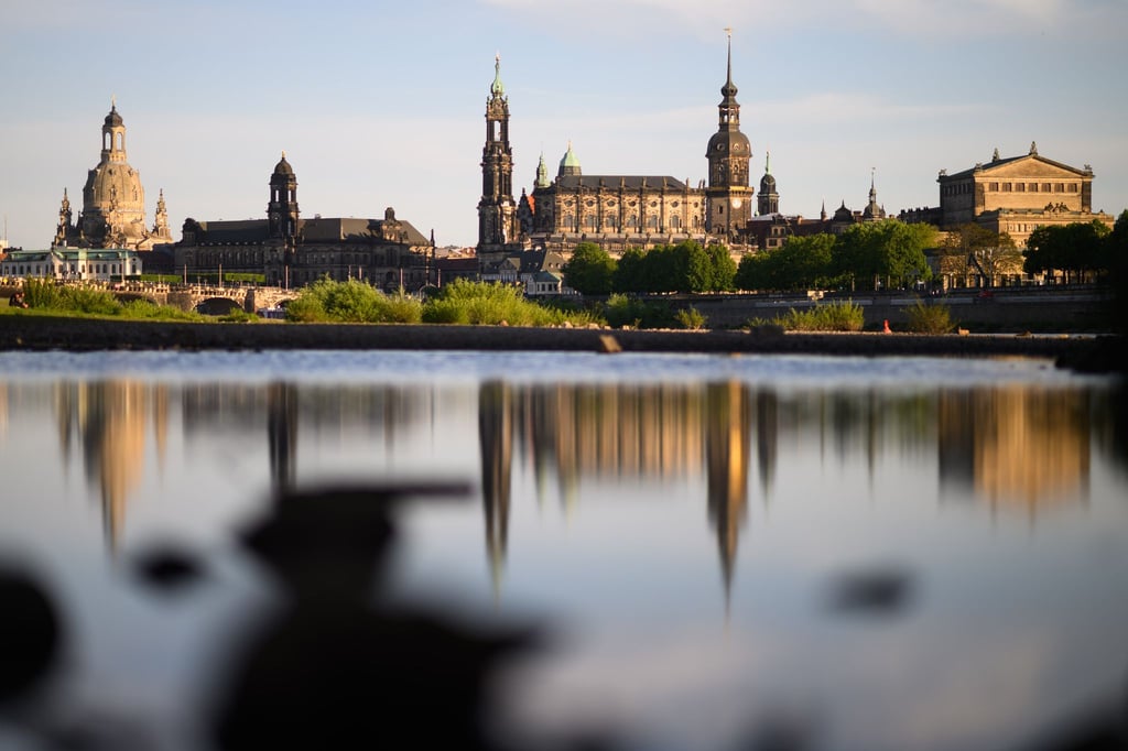 Der Stadt Dresden droht im kommenden Jahr eine erhebliche Finanzierungslücke. (Archivbild)