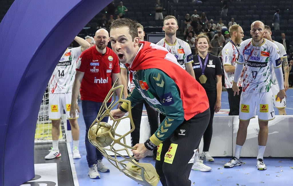SCM-Torwart Nikola Portner jubelte beim Gewinn der Champions League mit der Schweizer Flagge auf dem Rücken. In der Vorbereitung darf er sich auch auf ein Testspiel bei seinem Ex-Klub BSV Bern freuen.