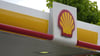 Eine Shell-Tankstelle ist in Teutschenthal von acht Männern gemeinschaftlich beklaut worden.