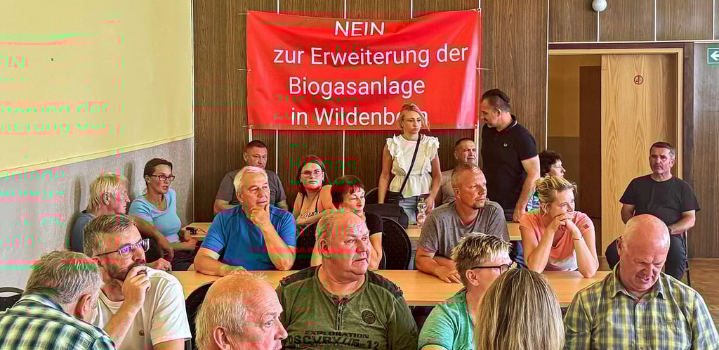 Ihren Unmut über die Erweiterungspläne für die Biogasnlage machten Bürger auch mit einem Transparent  deutlich.