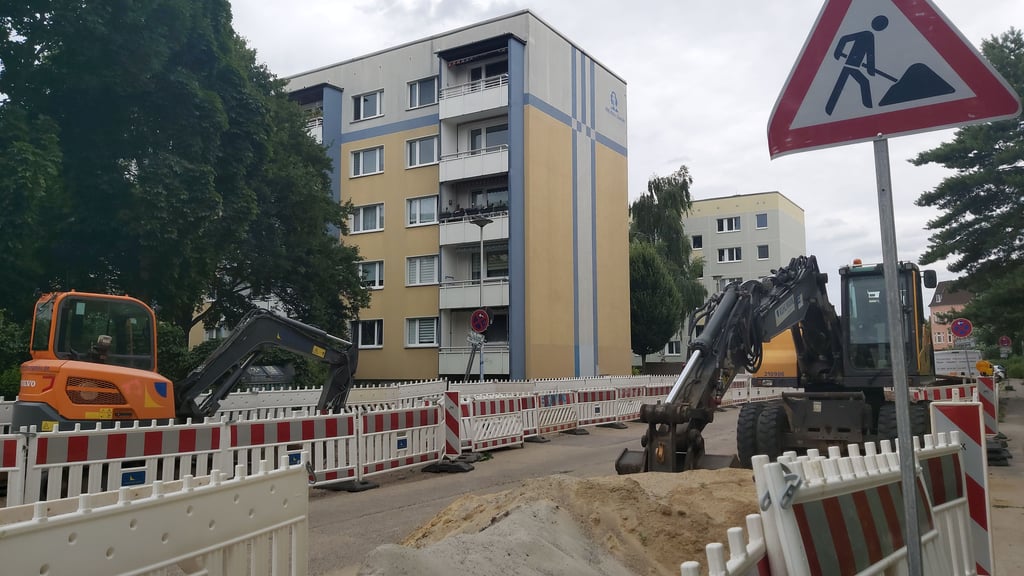 In der Diesterwegstraße in Magdeburg-Stadtfeld wird bereits seit Herbst 2024 gebaut. Aktuell ruhen die Arbeiten aber.