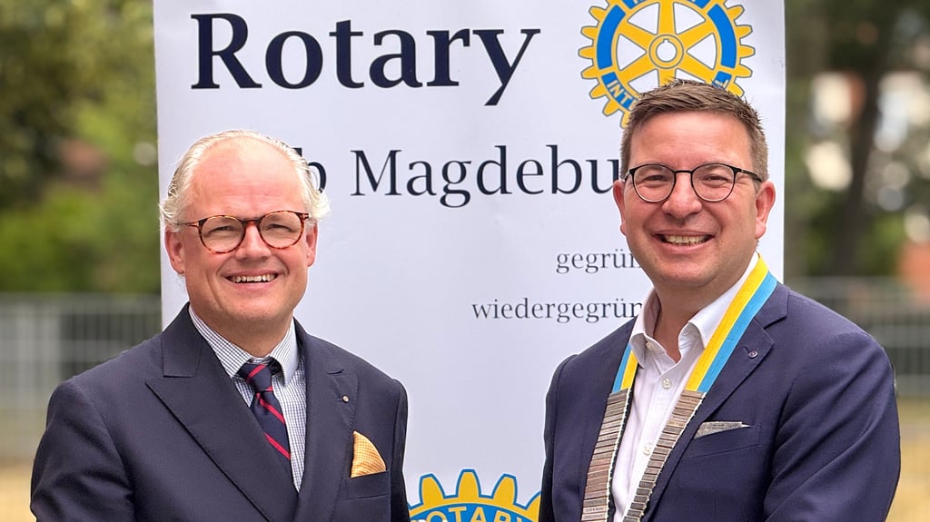 Amtsübergabe in Magdeburg: Priv.-Doz. Dr. Markus Porsch (l.) übergibt den Vorsitz an Sebastian Schulze.