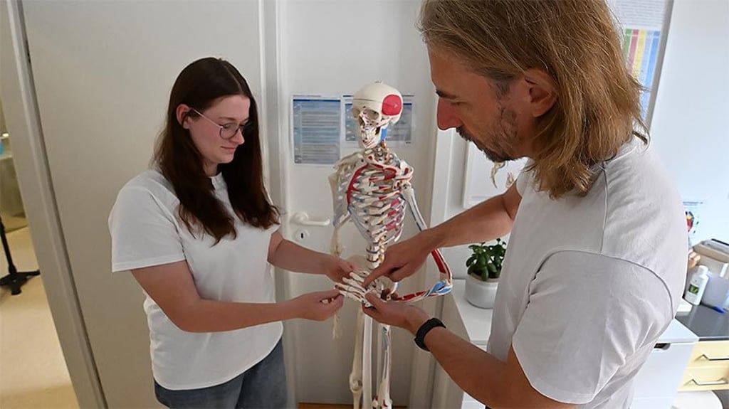 Zoe von Heyden hat in der Ergotherapie-Praxis von Sebastian Fahrenbruch ein Schülerpraktikum absolviert.