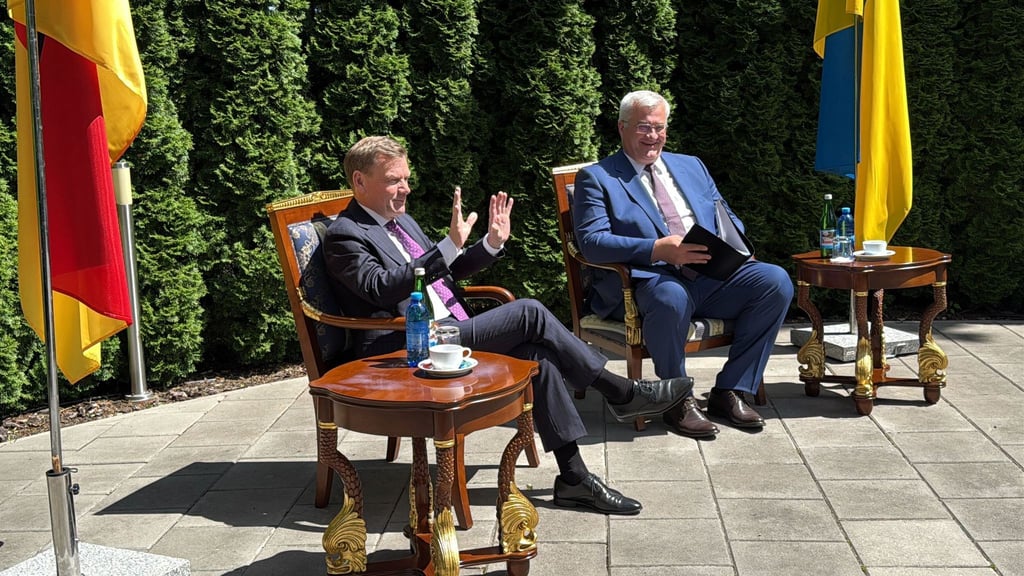 Der deutsche Außenminister Johann Wadephul (CDU) trifft in Kiew seien Amtskollegen Andrij Sybiha.