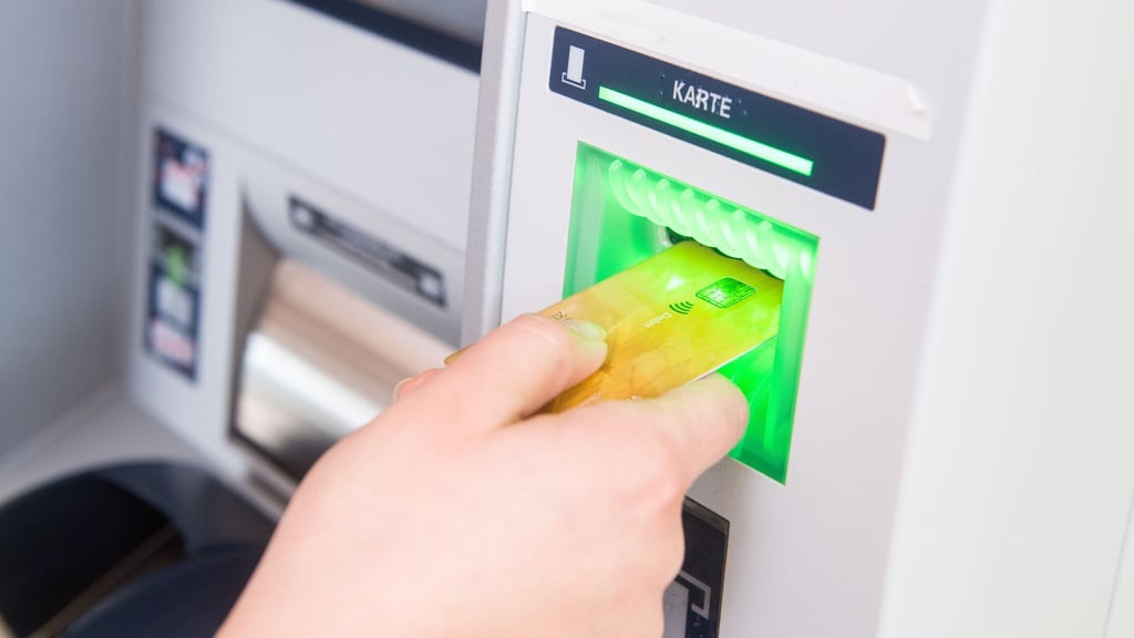 Seit dem 1. Juli 2025 gelten höhere Pfändungsfreigrenzen. Künftig sind Nettoeinkünfte unter 1.560 Euro voll geschützt.
