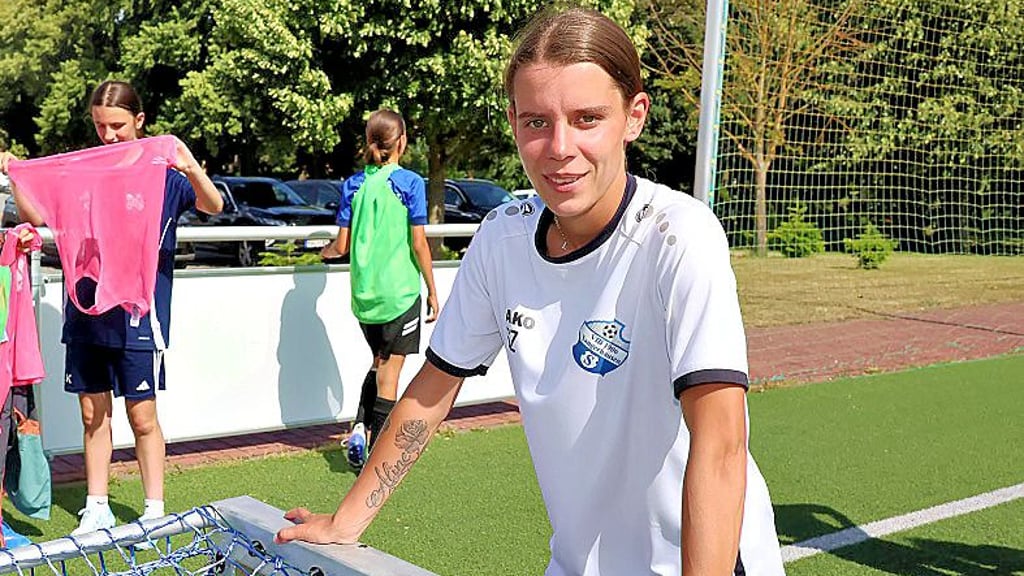 Saskia Schulz trainiert die Mädchenmannschaft des VfB Sangerhausen.