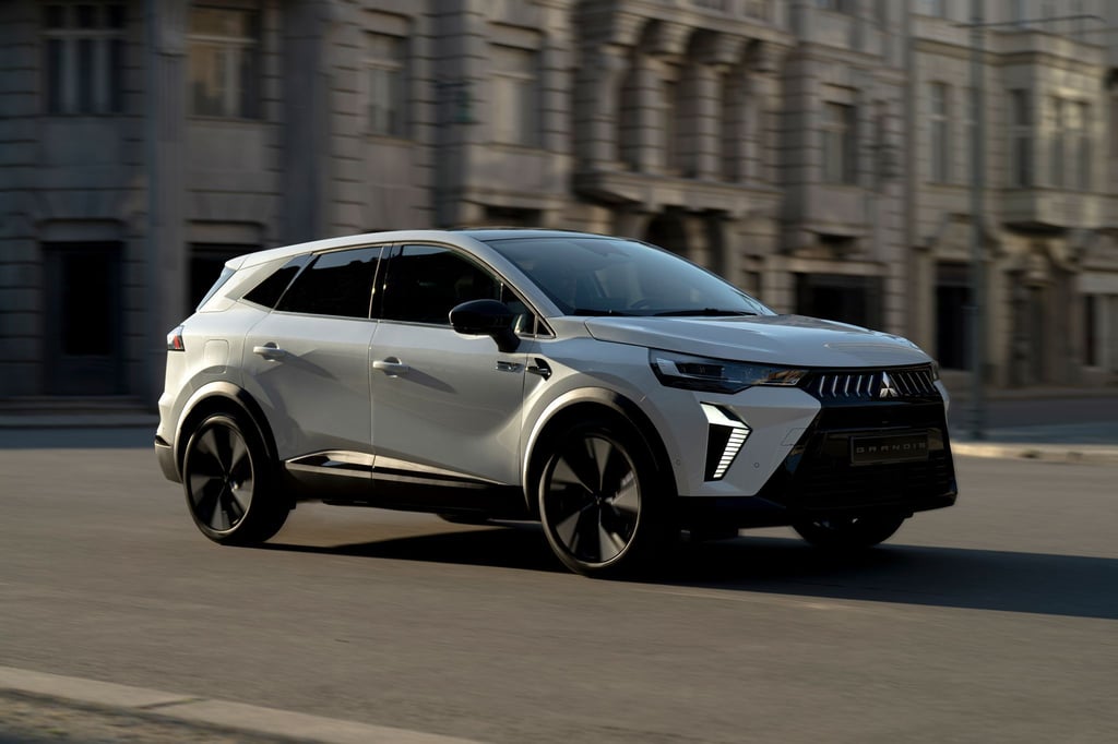 Nach über zehn Jahren Pause kommt im Herbst der Mitsubishi Grandis als Mittelklasse-SUV auf den Markt.