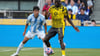 Serhou Guirassy (r) und seine BVB-Kollegen spielen weiter im Puma-Trikot.