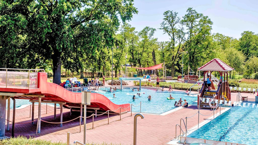 Das Freibad Piesteritz lockt in den Ferien besonders die jungen Gäste ins kühle Nass.