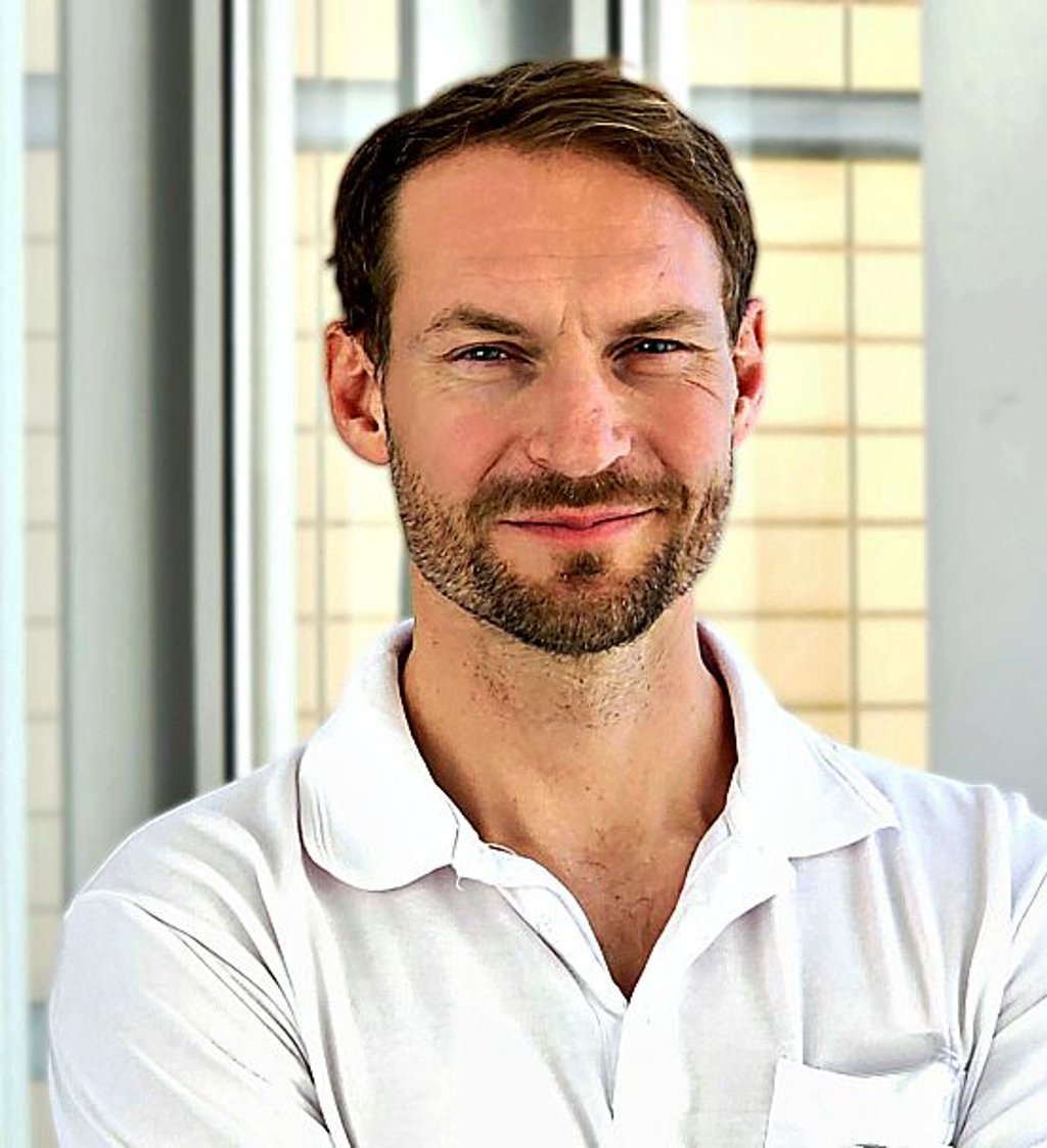 Niclas Herzog nimmt als Facharzt für Orthopädie im Medizinischen Versorgungszentrum von Helios in Burg seine Arbeit auf.