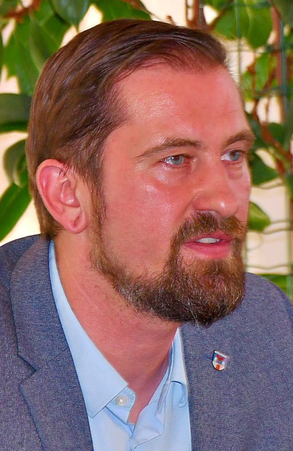 Bürgermeister Mathias Bölt will mit dem Ausschluss Rolf Scheiders von vier Sitzungen Schaden für den Ruf der Stadt abwenden.