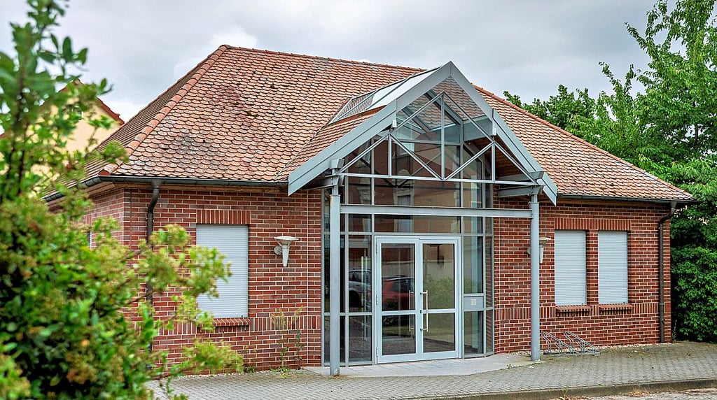 Die ehemalige Sparkasse Leitzkau soll bis Jahresende zum Dorfgemeinschaftshaus umgebaut werden.